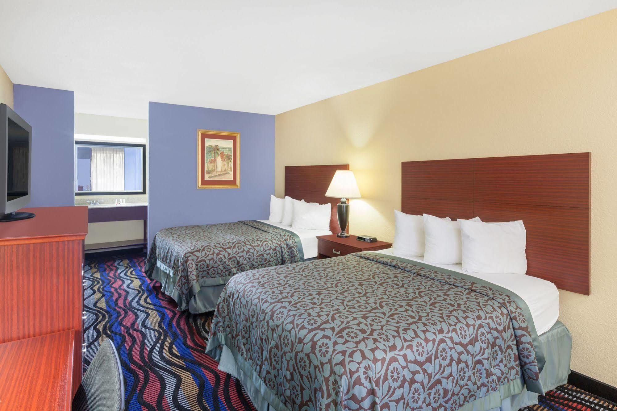 Days Inn By Wyndham Uvalde Esterno foto